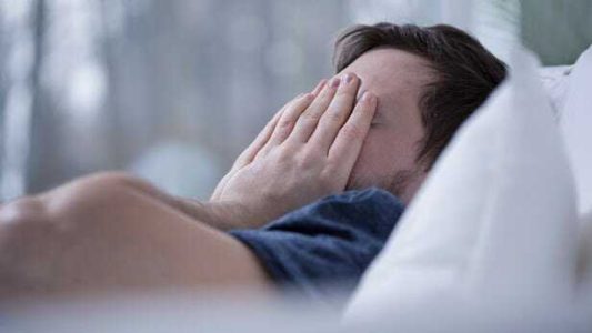 سیستم ایمنی انسان تحت تاثیر سلامت خواب/چرا بی خواب می شویم؟