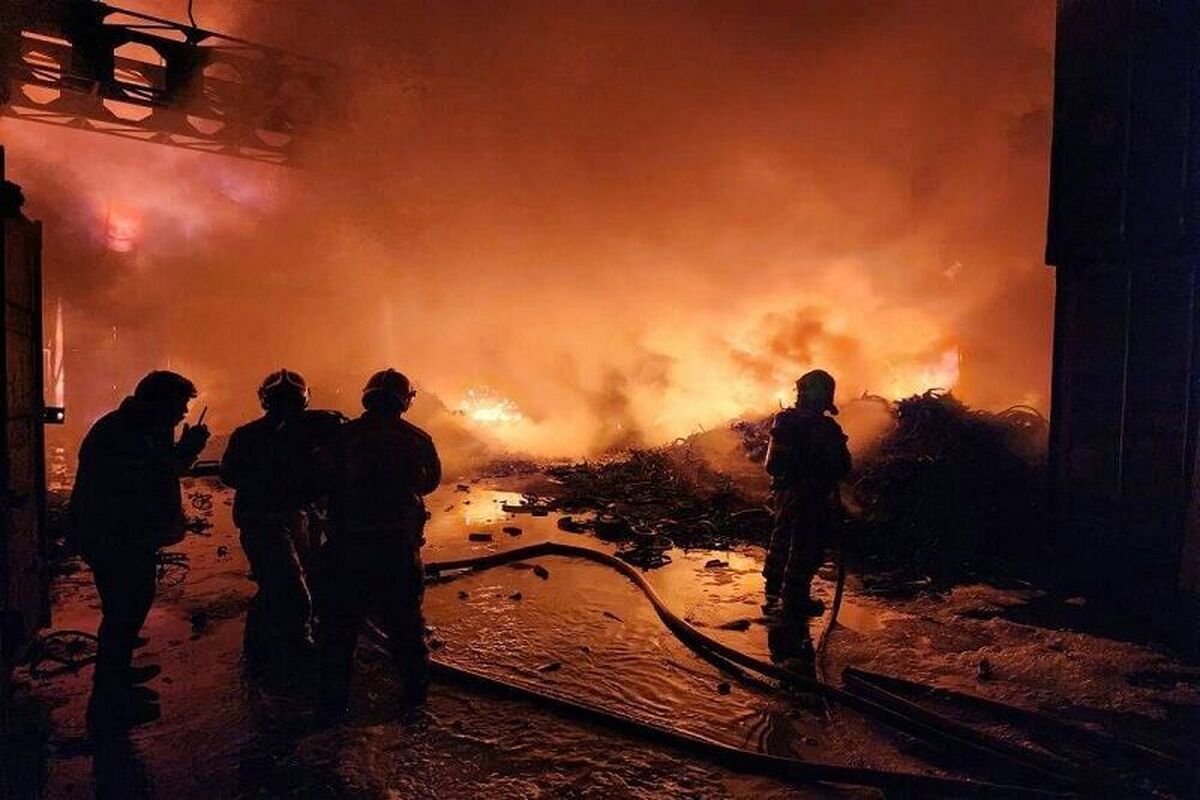 آتش‌سوزی ۲ کارگاه در مشهد یک فوتی و هفت مصدوم برجا گذاشت