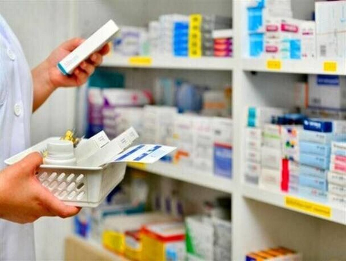 تجویز دارو‌های خارج از فهرست رسمی دارویی ایران تخلف است