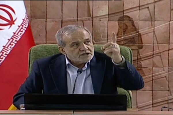 آموزش | آموزشی پزشکیان: کارگاههایی برای آموزش شیوههای جدید آموزشی برگزار خواهیم کرد