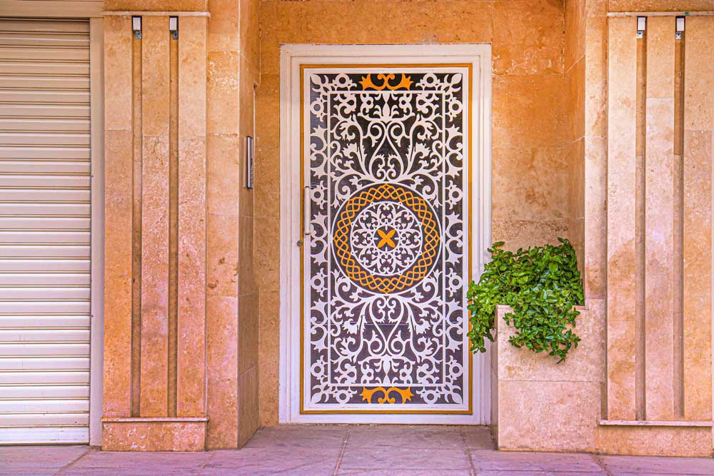 ساختمان درب فرفورژه چیست ؟