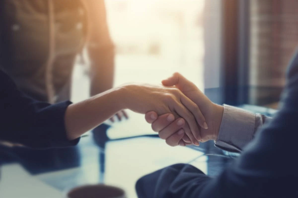 خلاصه کتاب مثل آدم بفروش: نکات کلیدی فروش کیت و تام شرایتر